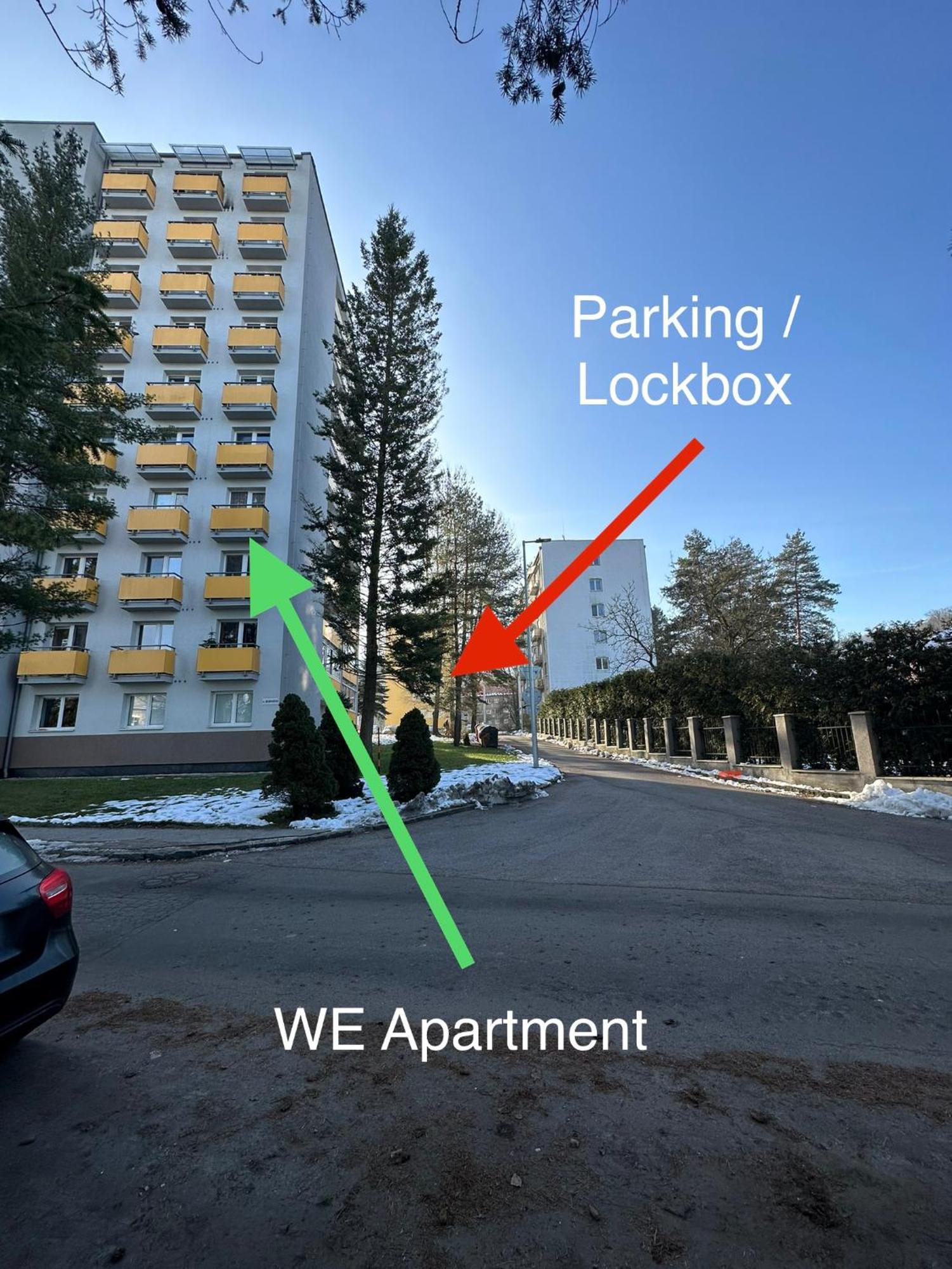 We Apartment - Close To The Center & City View, Self Check-In 24H Banská Bystrica Buitenkant foto