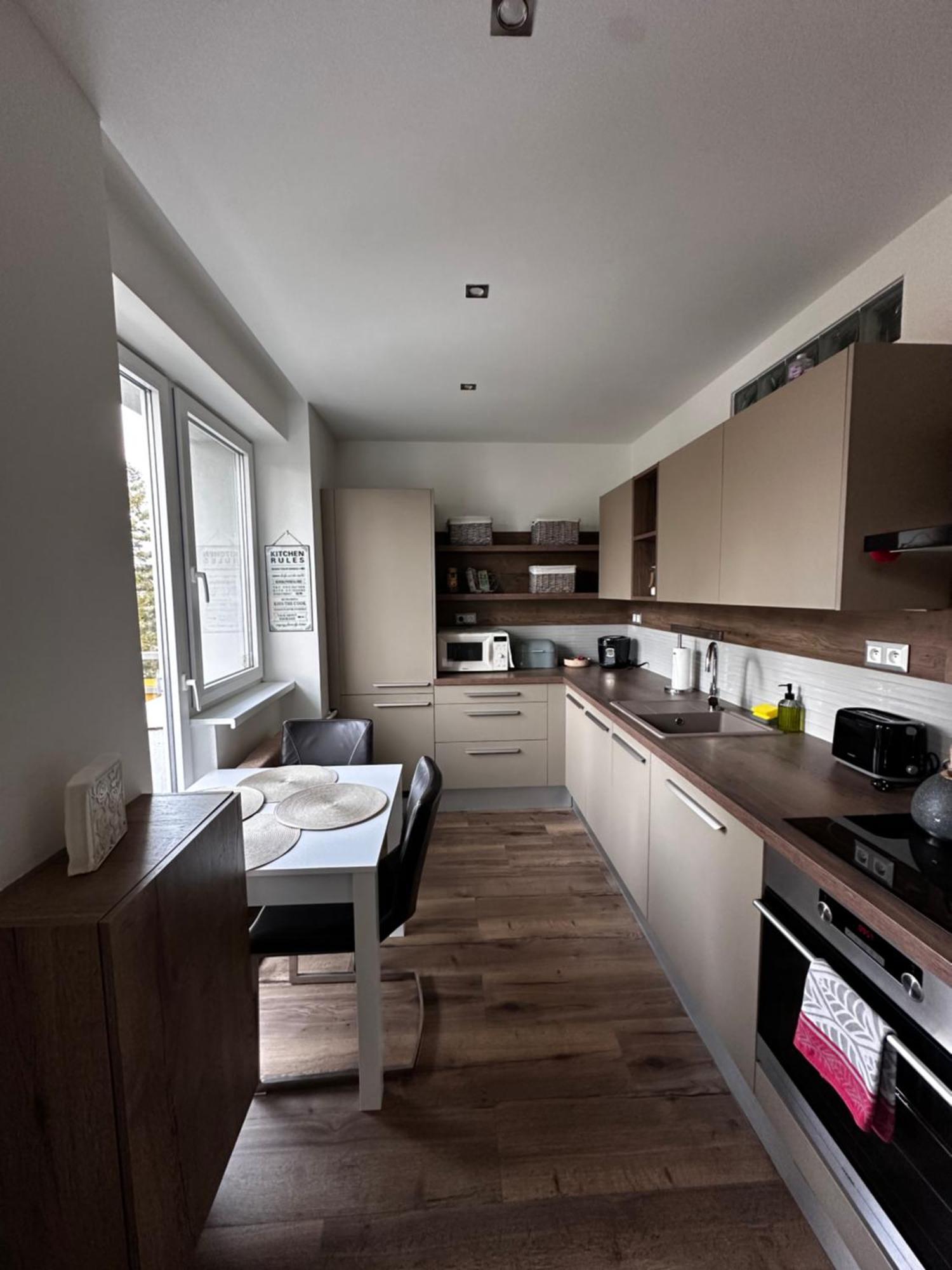 We Apartment - Close To The Center & City View, Self Check-In 24H Banská Bystrica Buitenkant foto